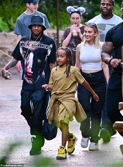 Tyga and ex Camaryn Swanson at Disneyland with his son six。